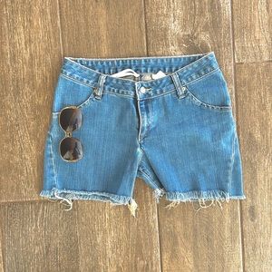 Vintage 🌼 Levi’s Cut off Shorts